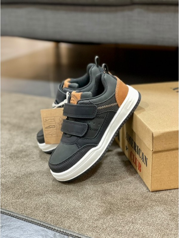 ДИТЯЧІ КРОСІВКИ AMERICAN CLUB BLACK VOLT